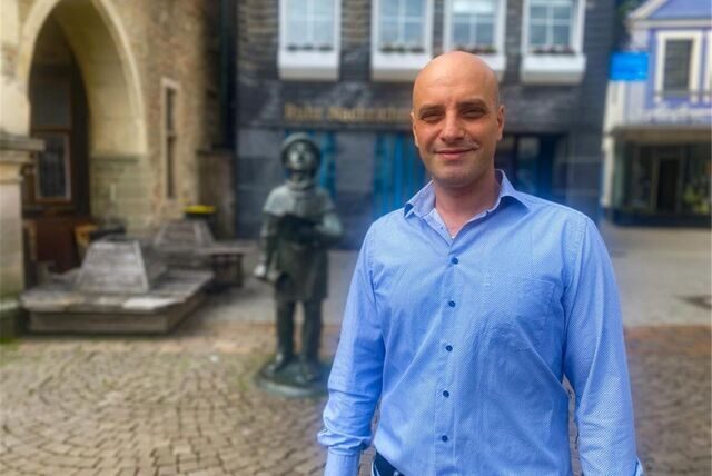 Daniel Ibrahem hatte eine Frau vor dem Ertrinken gerettet. Nun bedankt sich die Polizei bei Ihm.