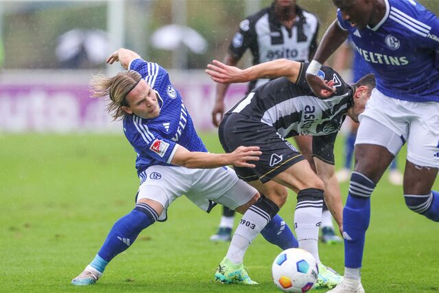 12.10.2023, Fussball, Saison 2022/2023, 2. Bundesliga, Testspiel FC Schalke 04 – Heracles Almelo, Lino Tempelmann (FC Schalke 04)



Foto: RHR-FOTO