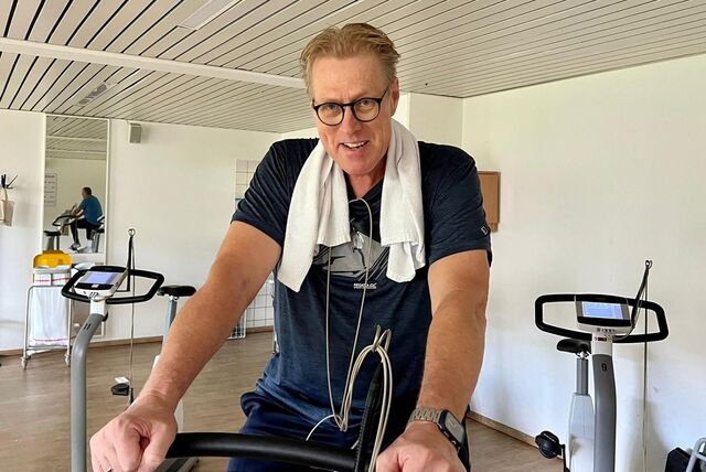 Schauspieler Norbert Heisterkamp auf Trimmrad