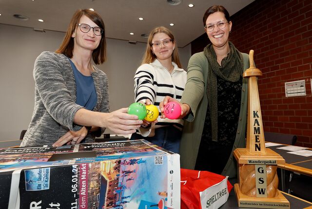 Andrea Wellerdiek,  Vanessa Blaß und Mareike Füllner (von links)