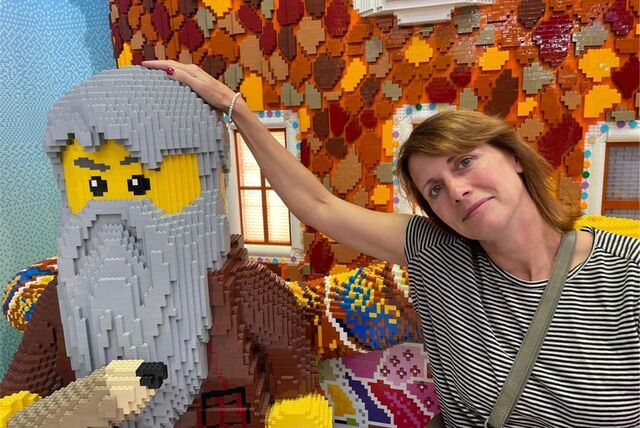 Antoni Gaudí und ich verstehen uns prima. Näher als hier im Lego-Store kann man dem Meisterarchitekten nicht kommen.
