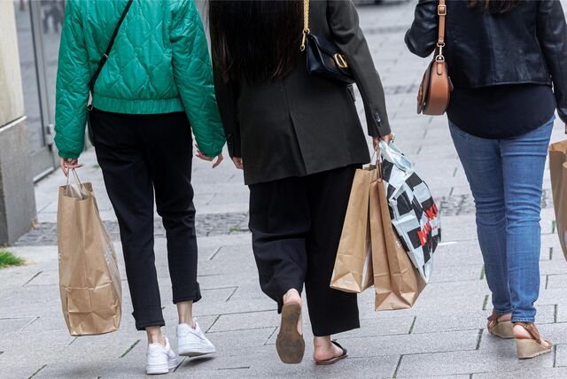 Auch am 22. Oktober 2023 sind viele Besucher auf den Straßen der Städte in NRW unterwegs.