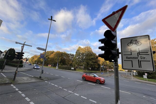 Nach einem technischen Defekt sind im Oktober 2023 an der Hammer Straße in Unna die Ampeln rund um die Kreuzung an der Palaiseaustraße ausgefallen.