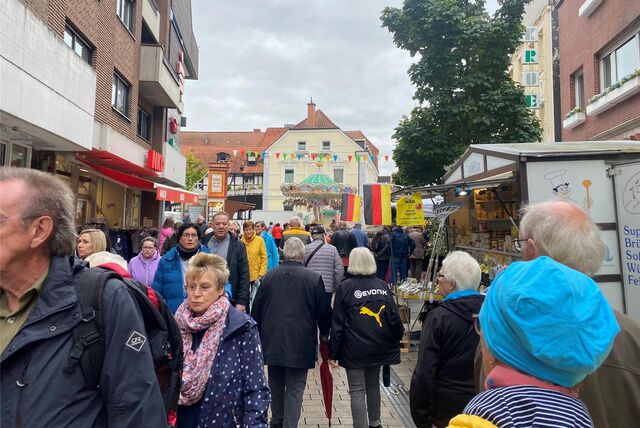 An Sim-Jü-Dienstag fand auch in diesem Jahr der traditionelle Krammarkt statt.
