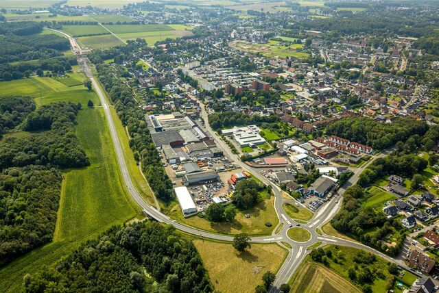 Luftbild vom Kreisel Erich-Ollenhauer-Straße/In der Schlenke