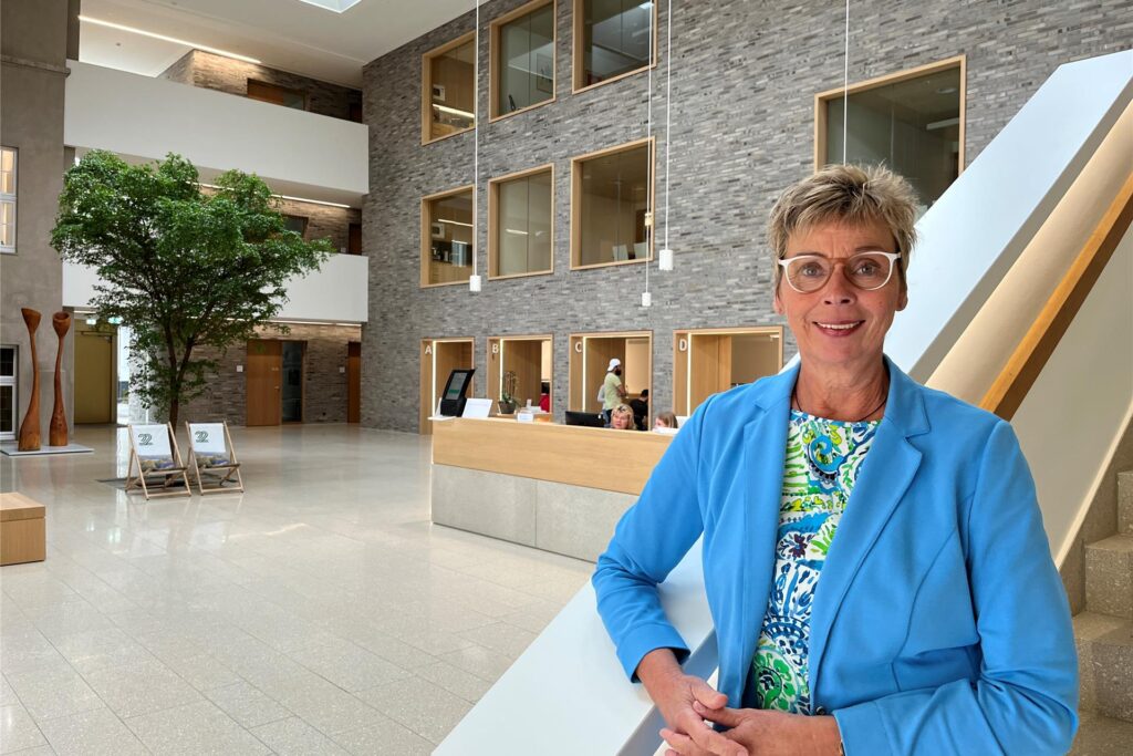 Ulrike Drossel, Bürgermeisterin der Gemeinde Holzwickede, will die Gespräche zwischen der Gemeinde und dem Holzwickeder Gymnasium weiter intensivieren. Ulrike Drossel, Bürgermeisterin der Gemeinde Holzwickede, will die Gespräche zwischen der Gemeinde und dem Holzwickeder Gymnasium weiter intensivieren.
