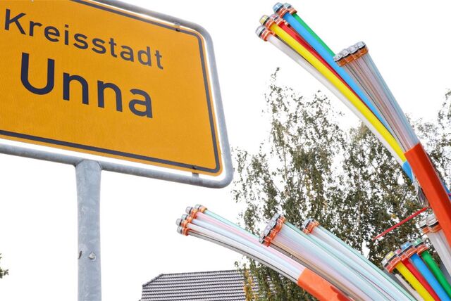In der Kreisstadt Unna werden die ersten Glasfaserhausanschlüsse aktiviert.