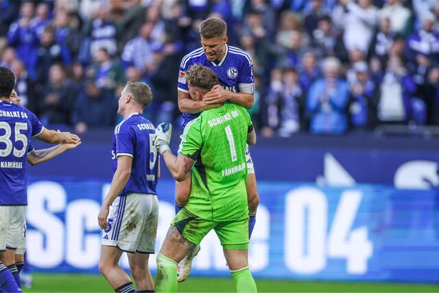 01.11.2023, Fussball, Saison 2022/2023, 2. Bundesliga, Training FC Schalke 04, Lino Tempelmann (FC Schalke 04)



Foto: Tim Rehbein/RHR-FOTO