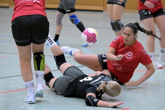 Harte Bauchlandung: Die Handballerinnen des VfL Brambauer sind nun Tabellenletzter.