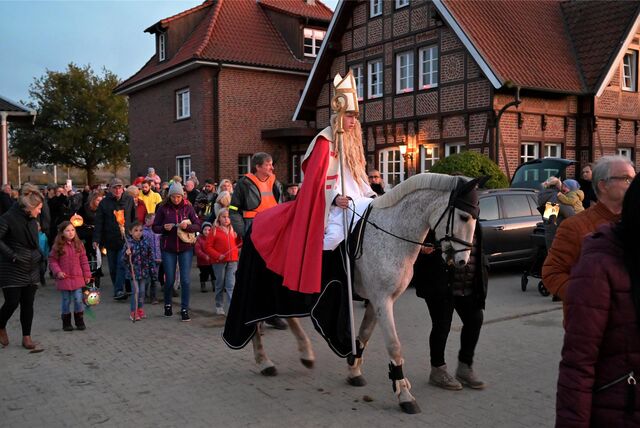 Der Martinsumzug in Lenklar ist traditionell sehr beliebt.