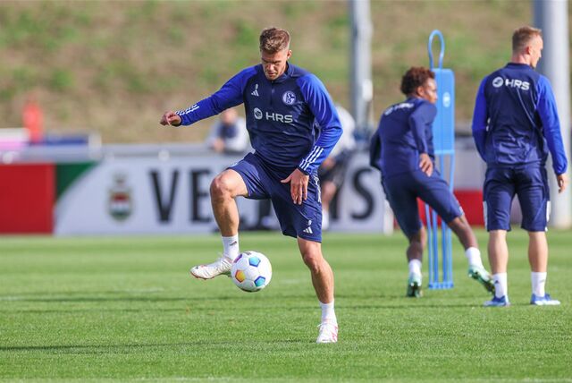 11.10.2023, Fussball, Saison 2022/2023, 2. Bundesliga, Training FC Schalke 04, Simon Terodde (FC Schalke 04)



Foto: RHR-FOTO
