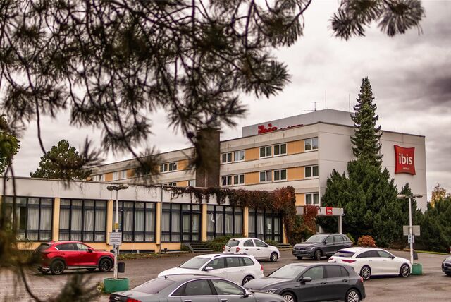 Im Januar 2024 sollen die ersten Flüchtlinge im Ibis-Hotel am Indupark in Oespel untergebracht werden.
