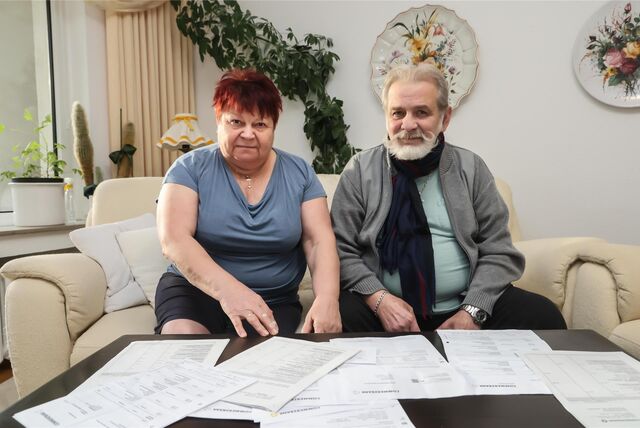 Mitanka und Robert Wiedicke sind beide 77 Jahre alt und leben von Rente. Seit einem Monat ist ihr Konto gesperrt – wegen Geldwäscheverdachts.