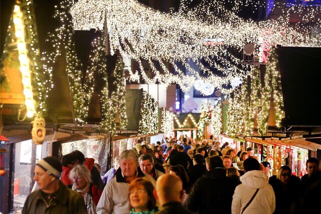 Auch dieses Jahr wird eine Vielzahl Ständen auf dem Weihnachtsmarkt Essen 2023 erwartet.