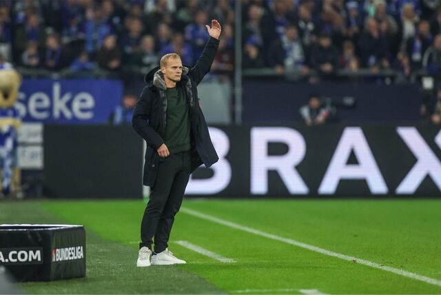 10.11.2023, Fussball, 2. Bundesliga, 12. Spieltag, Saison 2023/2024, FC Schalke 04 – SV Elversberg, Cheftrainer Karel Geraerts (FC Schalke 04)



Foto: Tim Rehbein/RHR-FOTO