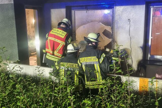 Feuerwehrleute beim Einsatz
