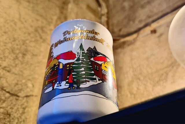 Aus dieser Tasse wird der Glühwein in diesem Jahr auf dem Dortmunder Weihnachtsmarkt getrunken – für 3,50 Euro.