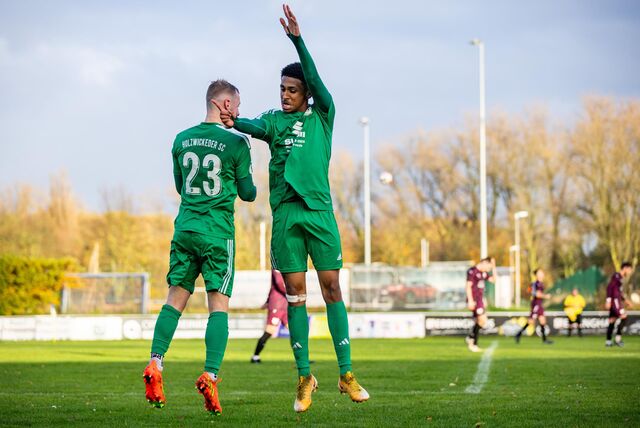 Maurice Majewski (l.) und Dylan Pires brachten den HSC mit 2:0 in Führung. Foto: Ray Heese