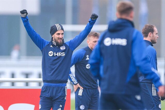 21.11.2023, Fussball, Saison 2023/2024, 2. Bundesliga, Training FC Schalke 04, Dominick Drexler (FC Schalke 04)



Foto: Dennis Ewert/RHR-FOTO