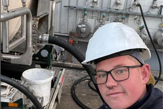 Pierre Ahland hat jetzt eine neue Aufgabe: Er arbeitet für ein landwirtschaftliches Lohnunternehmen. Über seinen Beruf will er weiterhin auf Tiktok informieren.