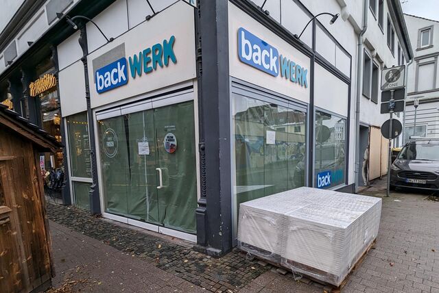 Eine Materiallieferung für die neue Filiale an der Bahnhofstraße 10 ist bei Backwerk schon eingegangen.
