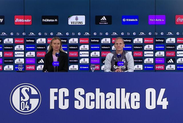 Pressekonferenz vor Osnabrück mit Cheftrainer Karel Geraerts