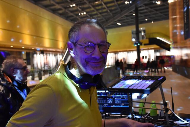Carsten Helmich organisiert die Rollschuh-Disco in der Thier-Galerie.