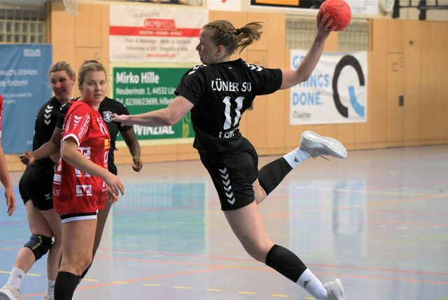 Katja Lohölter wirft.