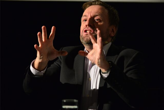 Peter G. Dirmeier moderiert nicht nur seit vielen Jahren die Vorführungen des Lüner Kinofestes. Er gestaltete auch schon mit einer Schauspielkollegin eine Lesung zum Auftakt des Festivals.