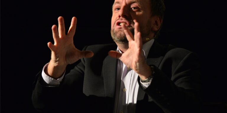 Peter G. Dirmeier moderiert nicht nur seit vielen Jahren die Vorführungen des Lüner Kinofestes. Er gestaltete auch schon mit einer Schauspielkollegin eine Lesung zum Auftakt des Festivals.