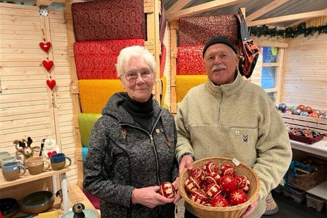 Erika Wiedemann-Huss und ihr Mann Detlef Huss auf dem Weihnachtsmarkt Dortmund.