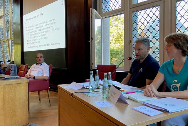 Alexander Flieger und Sibylle Hecker sitzen im Schulausschuss der Stadt Schwerte. Dort haben sie das Konzept der Montessori-Schule vorgestellt.