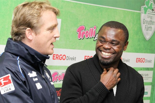 Die Schalke-Legenden Mike Büskens und Gerald Asamoah in Diensten der Spvgg. Greuther Fürth