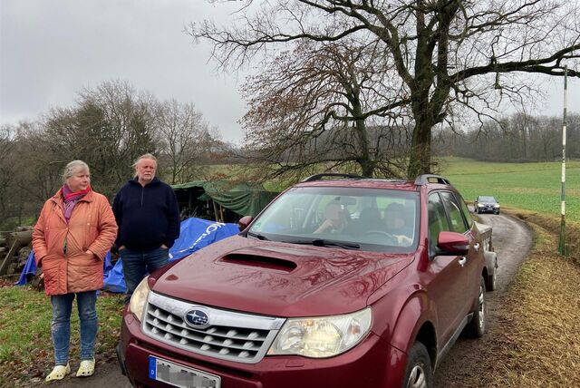 Brigitte Westermann und Volker Waldhoff ärgern sich über zu viele Autofahrer in der Weihnachtszeit.
