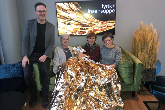 (v.l.) Benjamin Riedel, Barbara Pufhan, Daniela Blome und Gabriele Strauß freuen sich auf eine weitere Veranstaltung von „Lyrik und Linsensuppe“.