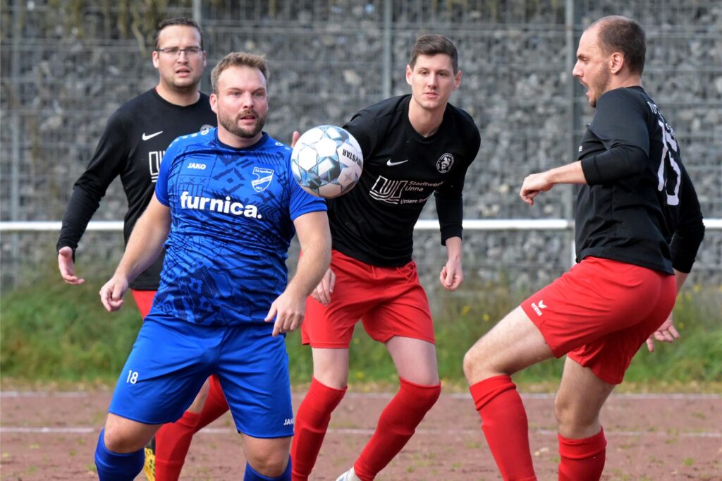 Tim Wiggers schaut auf den Ball Tim Wiggers schaut auf den Ball