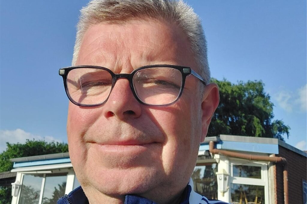 Thorsten Springer ist mehr als nur Trainer beim TuS Niederaden. Thorsten Springer ist mehr als nur Trainer beim TuS Niederaden.