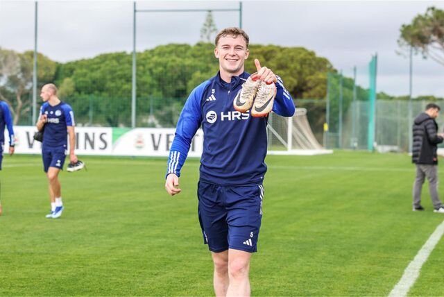03.01.2024, Fussball, 2. Bundesliga, Saison 2023/2024, Wintertrainingslager FC Schalke 04 in Albufeira/Portugal, Derry John Murkin (FC Schalke 04)


Foto: Tim Rehbein/RHR-FOTO