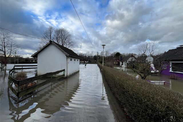 Die Kleingartenanlage Amsel steht im Januar 2024 unter Wasser.