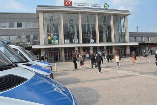 Fahrzeuge der Bundespolizei am Hauptbahnhof (Symbolbild)