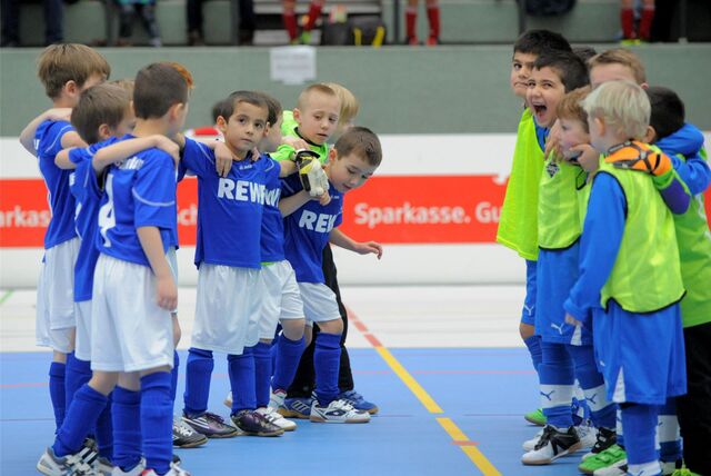Die Nachwuchsspieler bei der G-Jugend-Hallenstadtmeisterschaft.