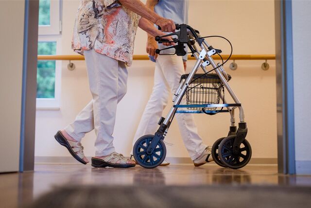 Die Pflege wird in Deutschland immer teurer.