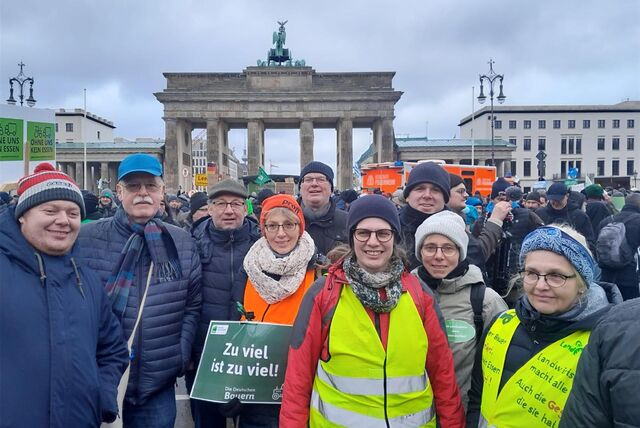 Zahlreiche Landwirte aus dem Kreis Unna reisten am Montag, 15. Januar, zur Demonstration nach Berlin.