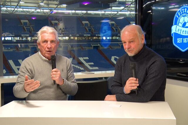 Die Fußball-Legenden Klaus Fischer und Rüdiger Abramczik sprechen im Legenden-Talk über das Spiel des FC Schalke 04 gegen Hamburg.