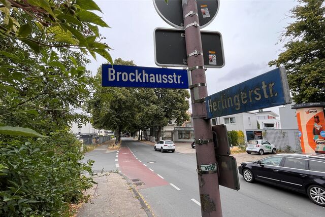 Bald wird es an der T-Kreuzung Hertingerstraße Ecke Brockhausstraße anders aussehen.
