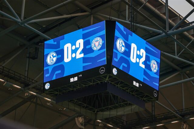 25.08.2023, Fussball, 2. Bundesliga, 4. Spieltag, Saison 2023/2024, FC Schalke 04 – Holstein Kiel, Endstand auf der Anzeigetafel.


Foto: Tim Rehbein/RHR-FOTO