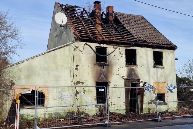 Das ausgebrannte Haus am Massener Hellweg.