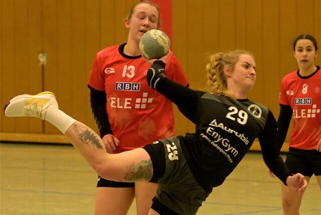 Wiebke Gamradt beim Sprungwurf