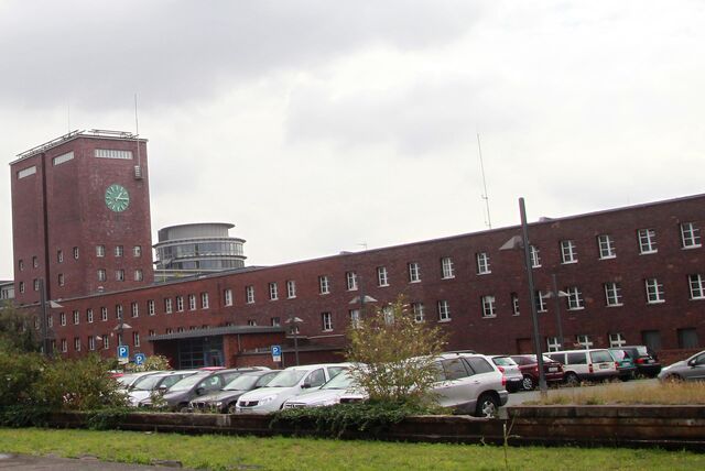 Vorplatz des Hauptbahnhofes in Oberhausen.