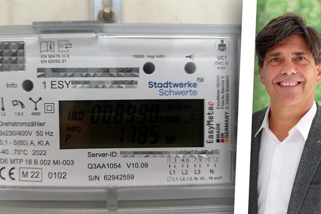 Links ist ein Stromzähler zu sehen, rechts Heiko Mühlbauer, Pressechef der Stadtwerke Schwerte.